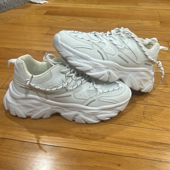 Brand New white chunky shoes; size 9 Men - Picture 2 of 4